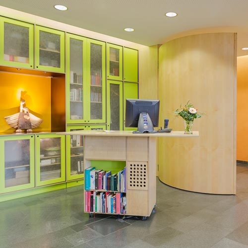 Kirche & Co. Laden von innen