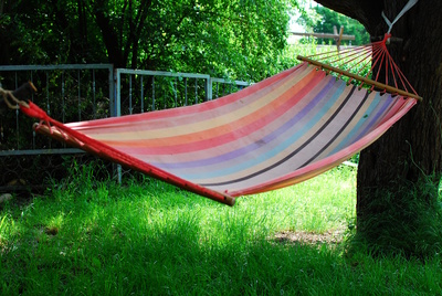 Hängematte in Regenbogenfarben