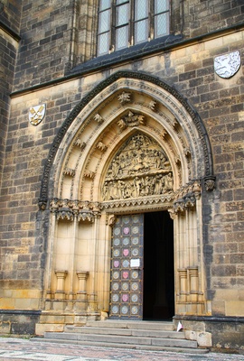 Prag - Hauptportal St. Peter und Paul 