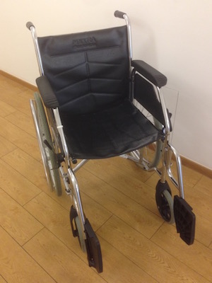 Leerer Rollstuhl