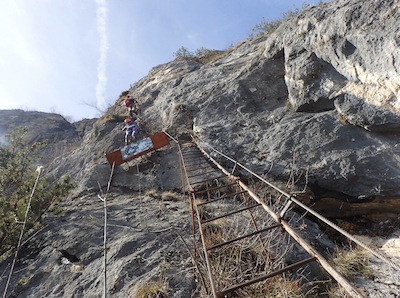 Kletterfelsen mit Leiter