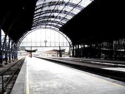 Bahnsteige eines Bahnhofs