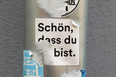 Plakat mit Aufschrift: Schön, dass Du bist Plakat mit Aufschrift: Schön, dass Du bist