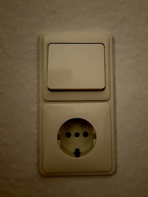 Lichtschalter und Steckdose