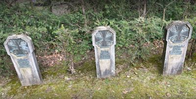 3 Kriegsgräber