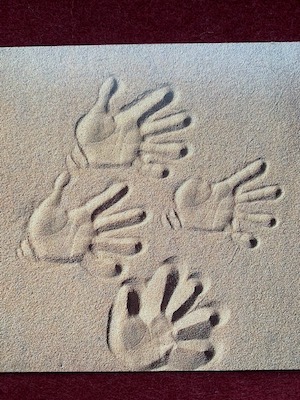 Handabdrücke im Sand Handabdrücke im Sand