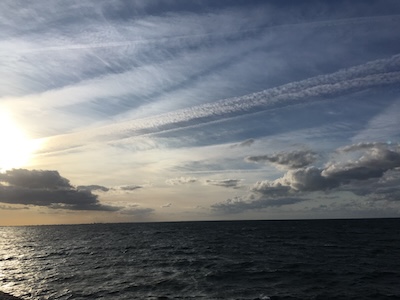Sonnen-Wolken-Himmel in Malmö