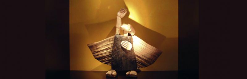 Holzskulptur Engel im Kirche & Co. Laden